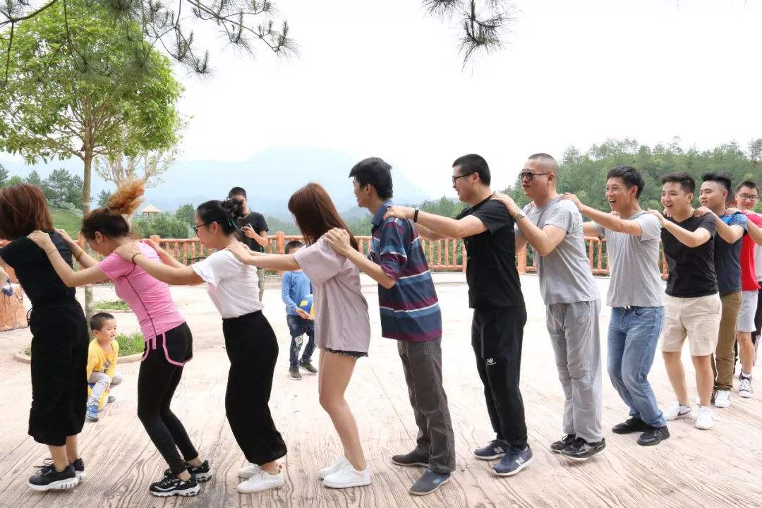 拓展訓練破冰游戲兔子舞