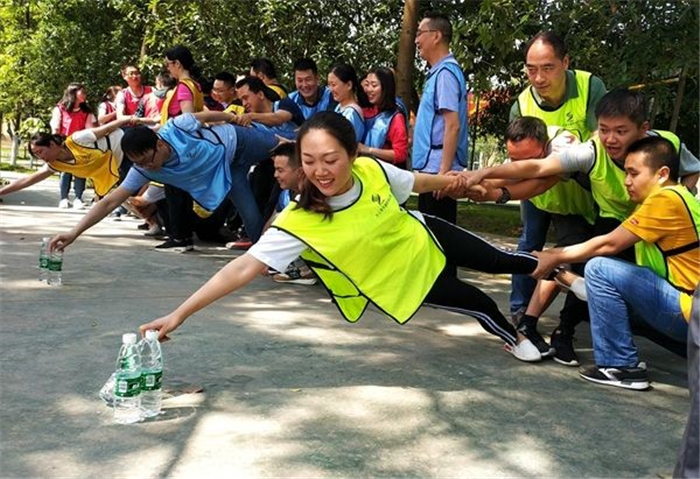 拓展訓練團隊游戲【群龍取水】 拓展訓練團隊游戲【群龍取水】